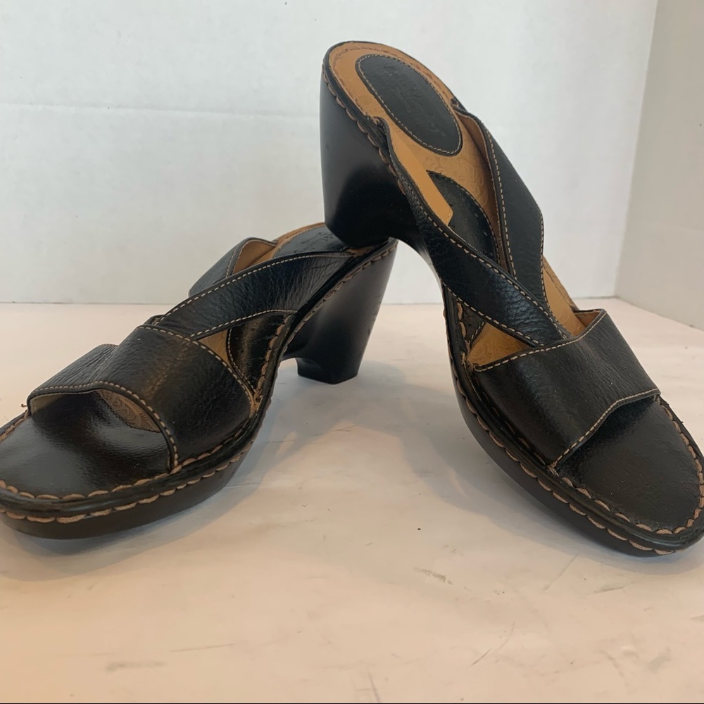 BROWNS LANDING leather comfort walking 10M sandal/slides like new with heel